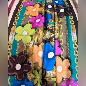 KURT GEIGER LONDON NWT AUTHENTIC FLOWER PRINT SILK SQUARE SCARF
